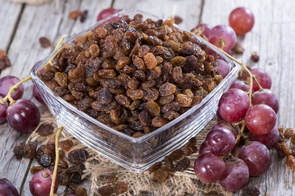 seeded raisins