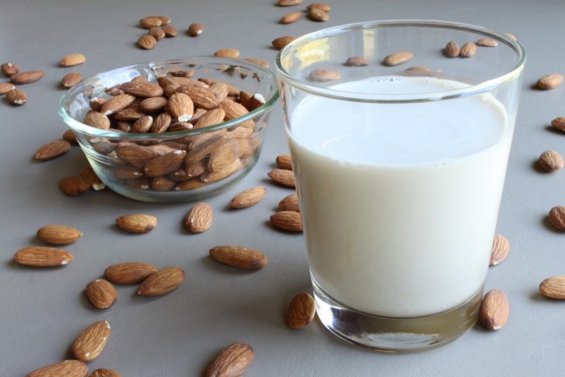 almond-milk4