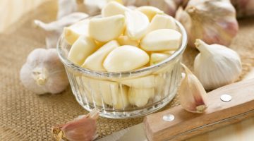 5 Terrifying Facts About How Eating Garlic Can Really Damage Your Health
